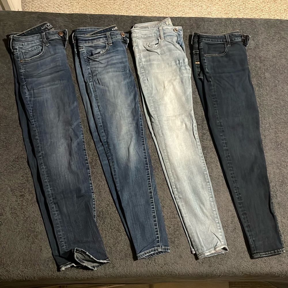 Bundle of 4 AE Super Stretch skinny jeans
